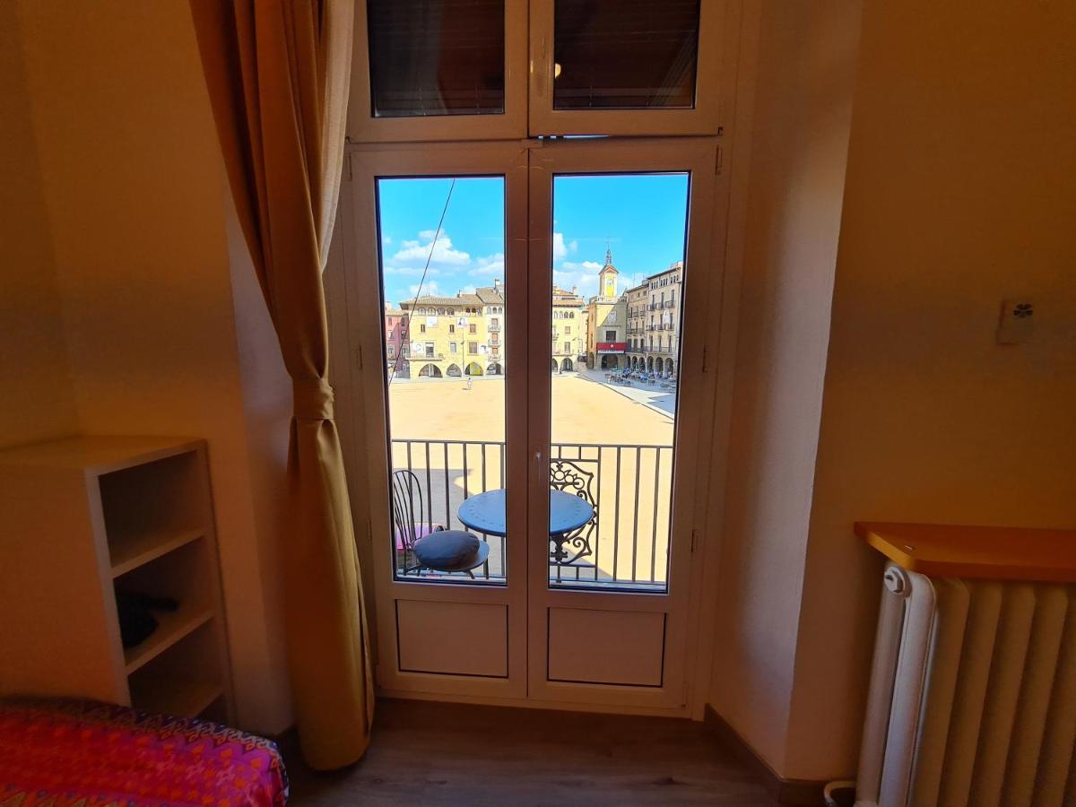 Apartaments Vicus 3 Con Vistas A La Plaza Mayor De Vic Buitenkant foto