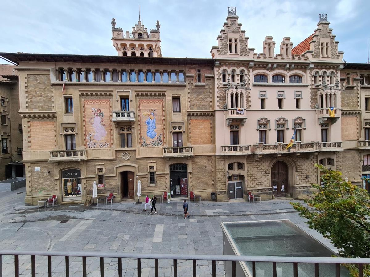 Apartaments Vicus 3 Con Vistas A La Plaza Mayor De Vic Buitenkant foto